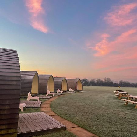 Rodway Hill Golf & Eco Pod Hotel Gloucester Exteriér fotografie